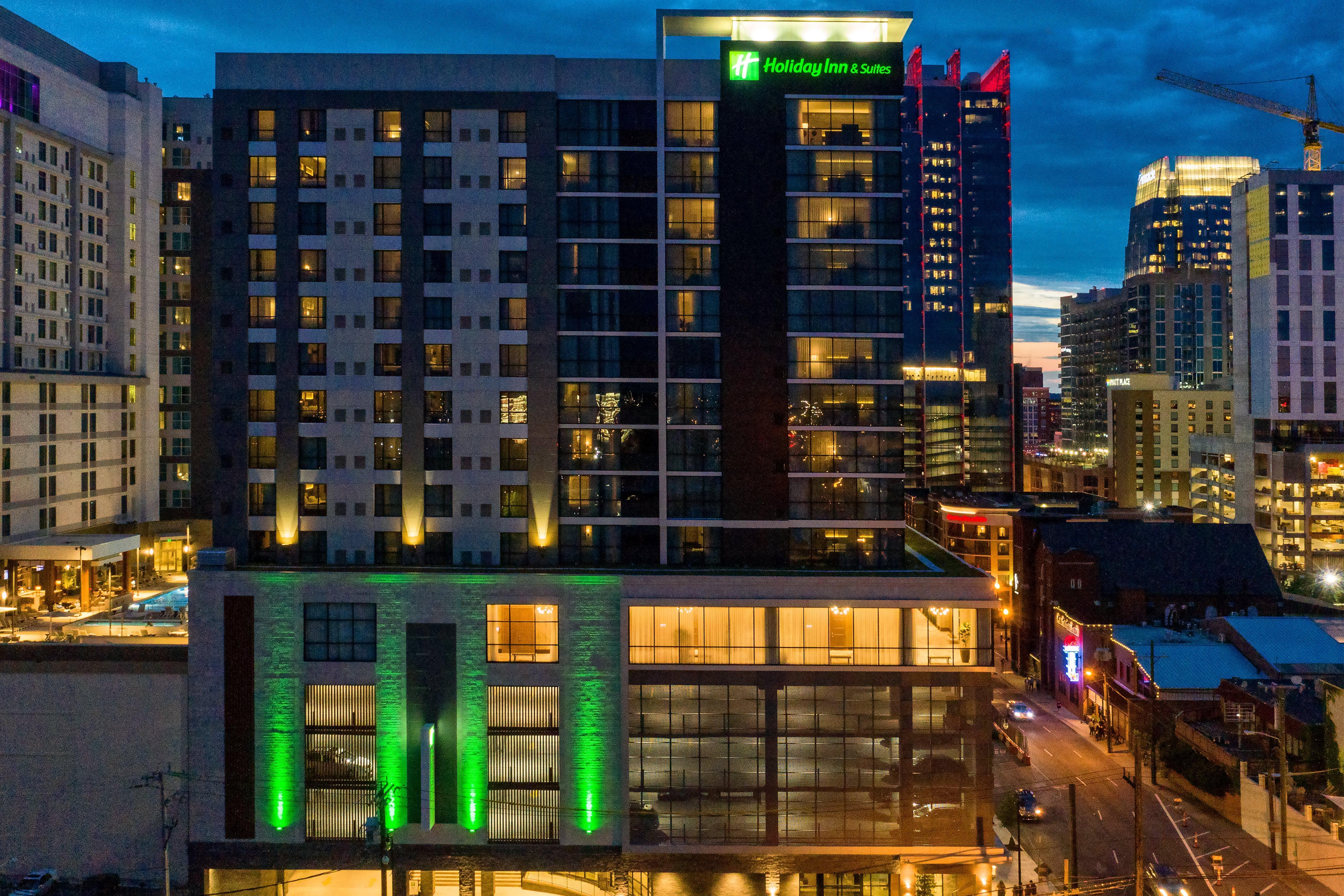 Hotel & Downtown Broadway