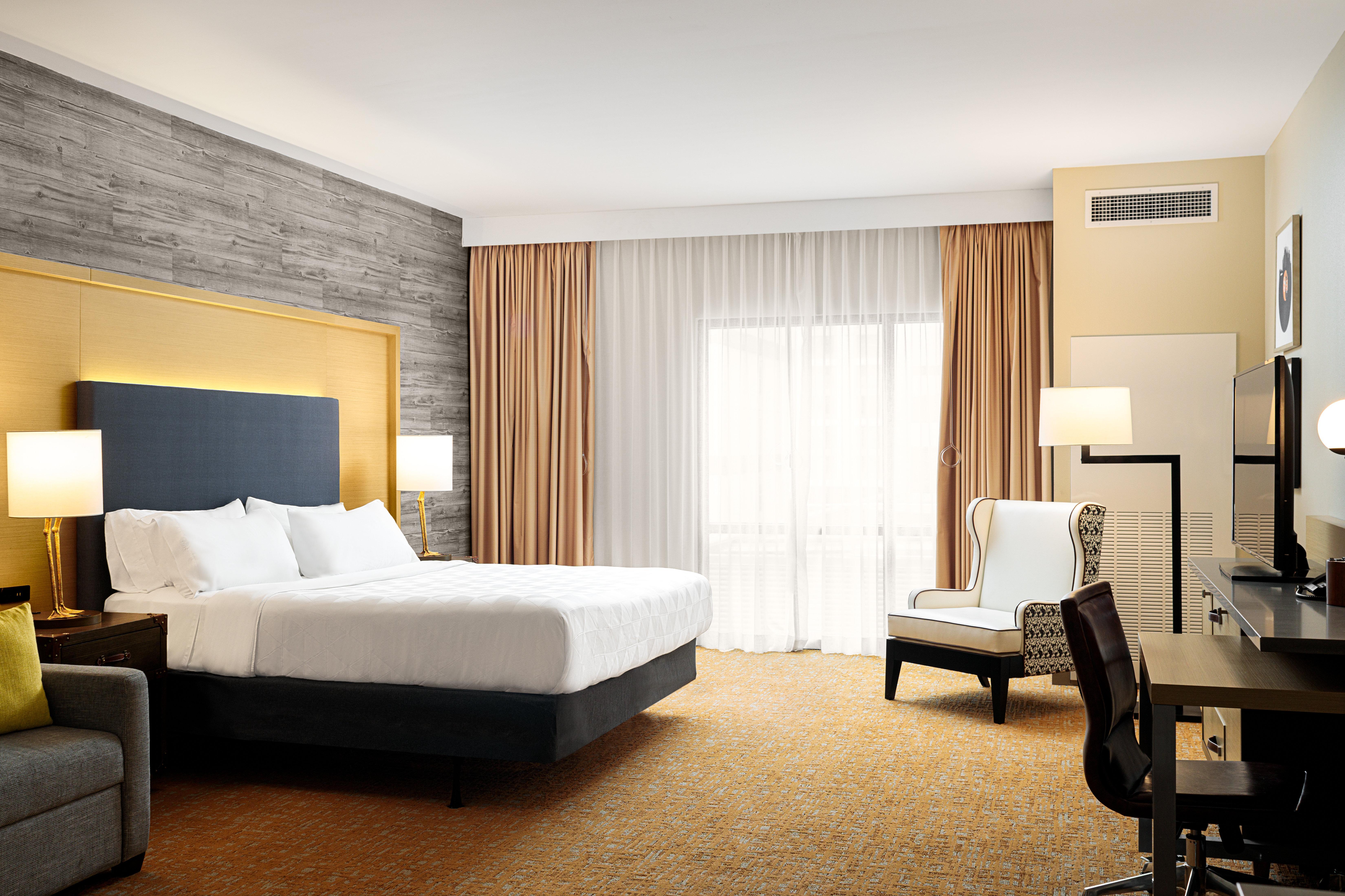 Hotel & Downtown Broadway Nashville