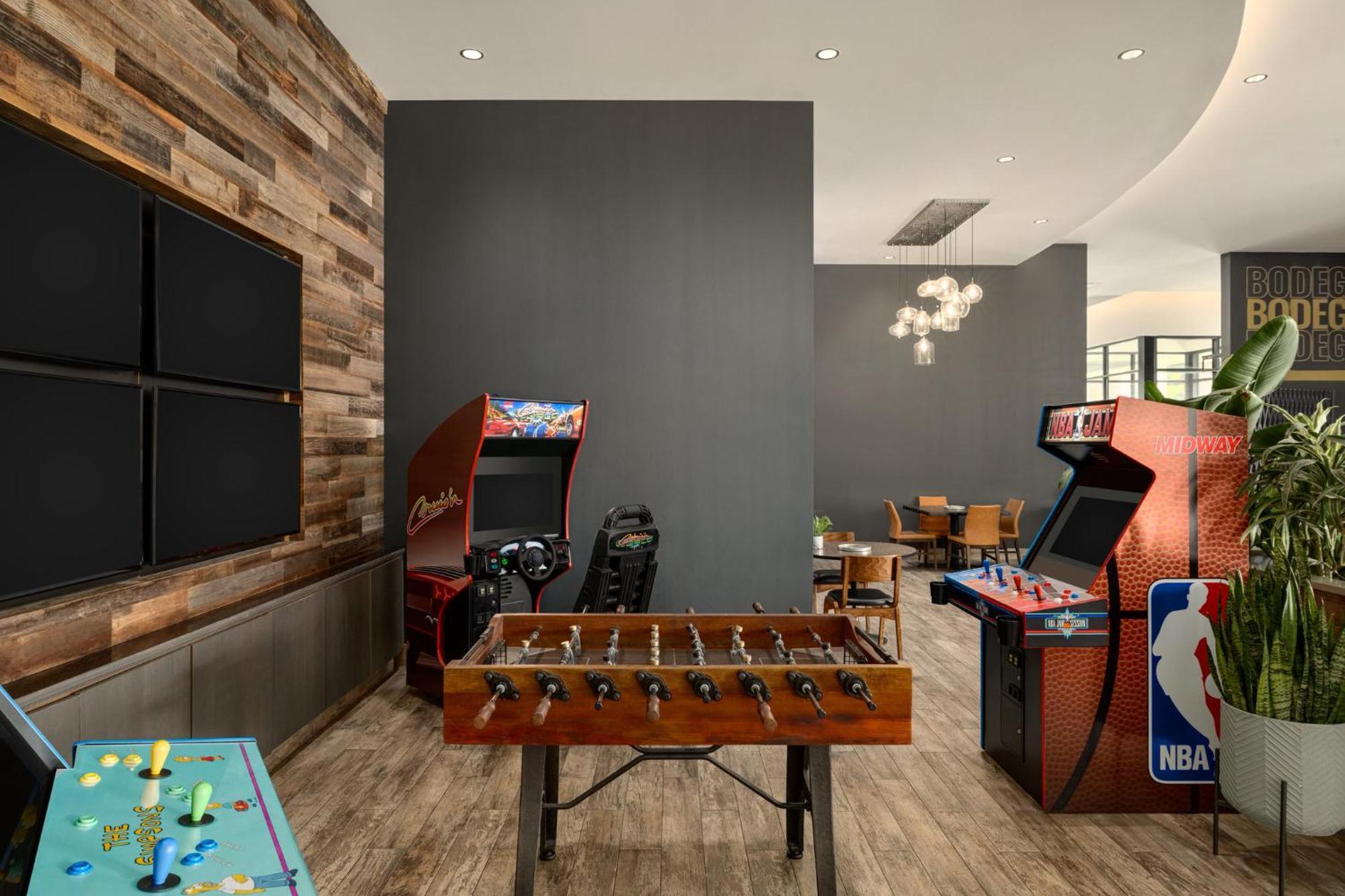 & Downtown Broadway Hotel 3*