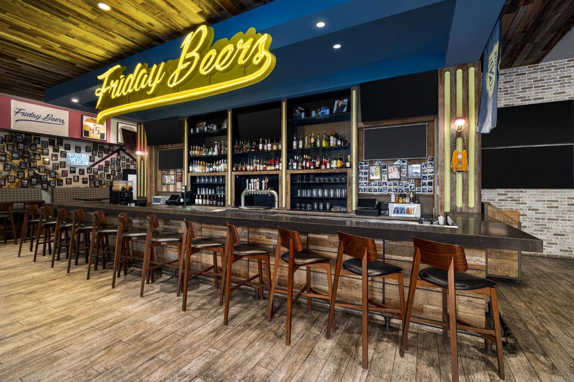 Hotel & Downtown Broadway Nashville